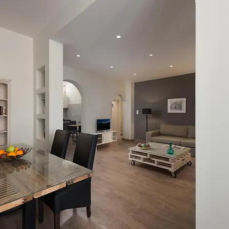 Mythos Apartment