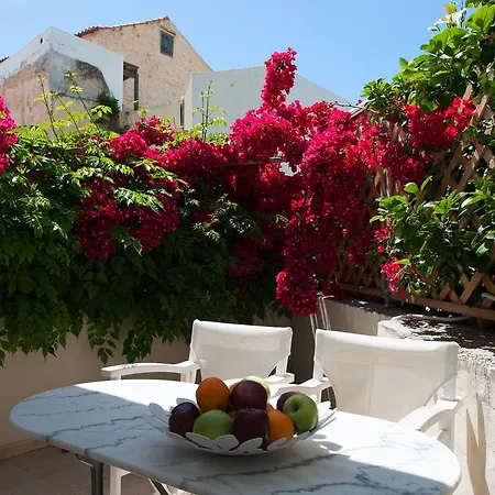 Mythos Apartment *